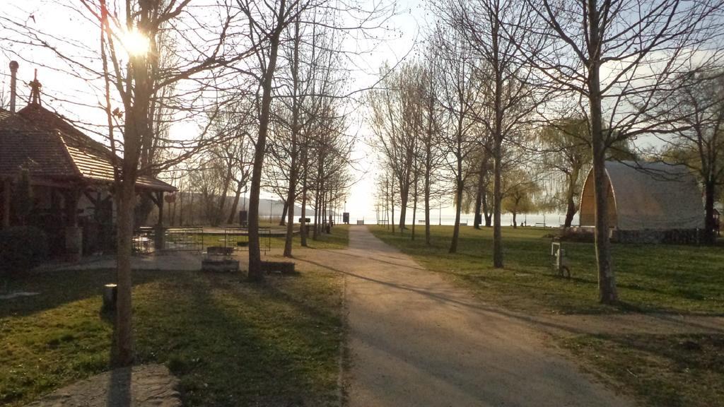 BalatonfůzfőMolniアパートメント エクステリア 写真