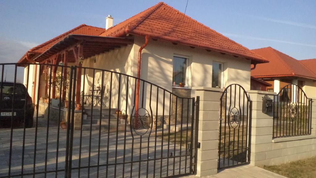BalatonfůzfőMolniアパートメント エクステリア 写真